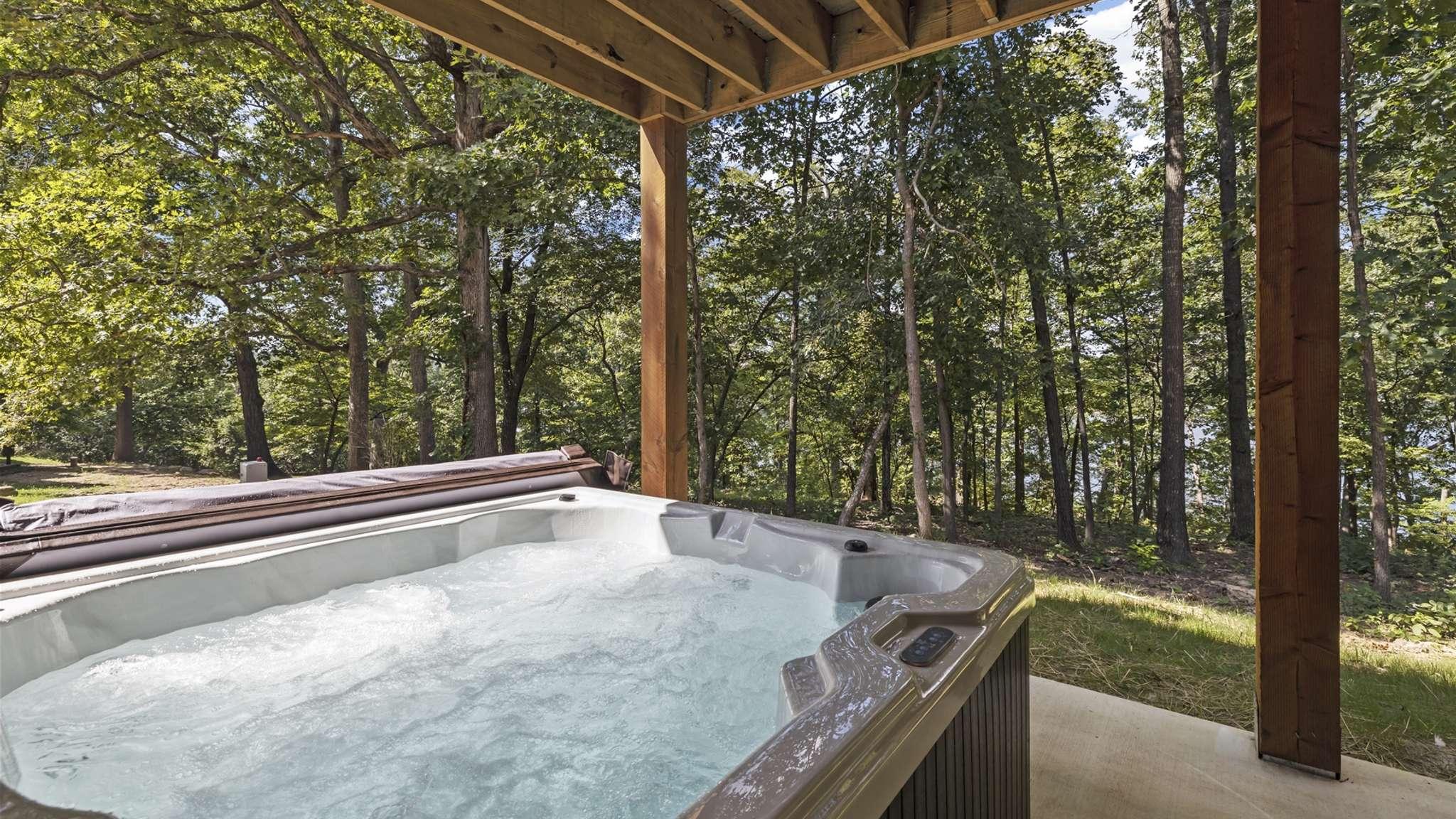 4 Bedroom Branson Vacation Rental | Newton-Lake-Lodge II - Branson ...